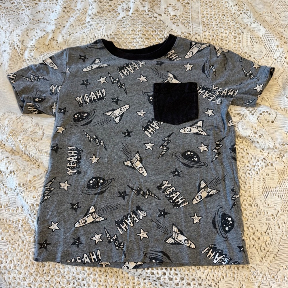 OshKosh B gosh Boys 4T Gray Space Rocket‎ Ship Star Print Pocket T Shirt